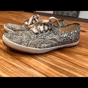 Taos Guest Star Natural Paisley Women’s 8.5 Sneakers